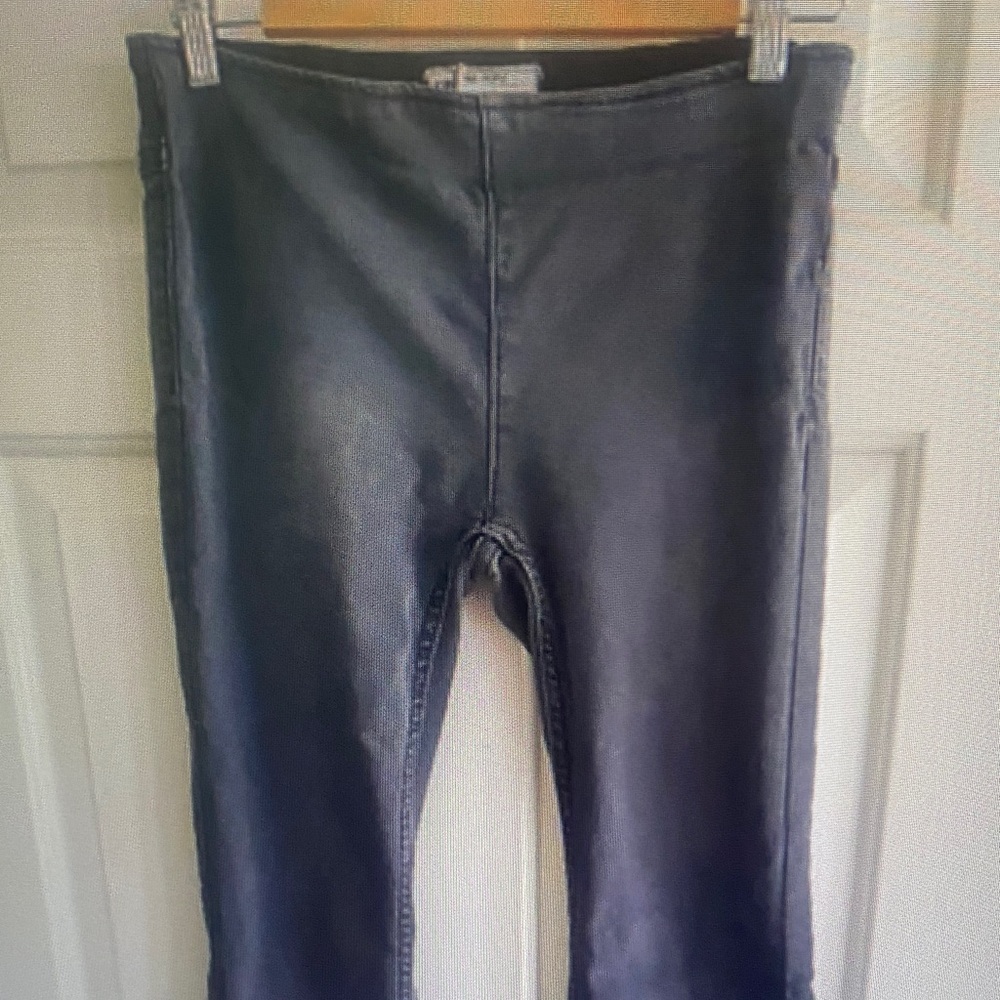Free People Penny pull on Flare jeans size women’s 26 In Black Wash